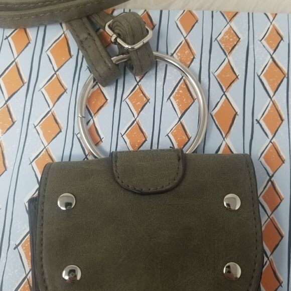 American Eagle Small Crossbody Bag/Phone Case - Picture 2 of 15